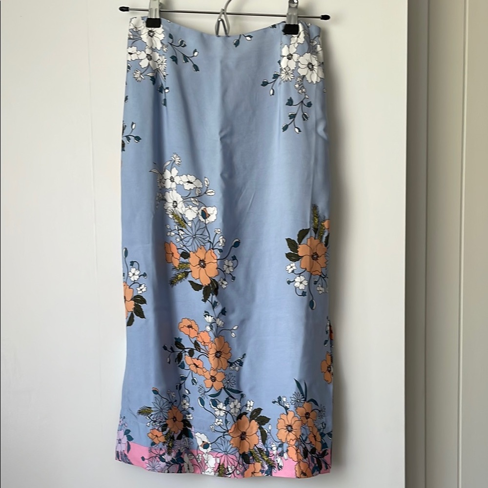 J. Crew light blue floral midi skirt size 00 - EUC!